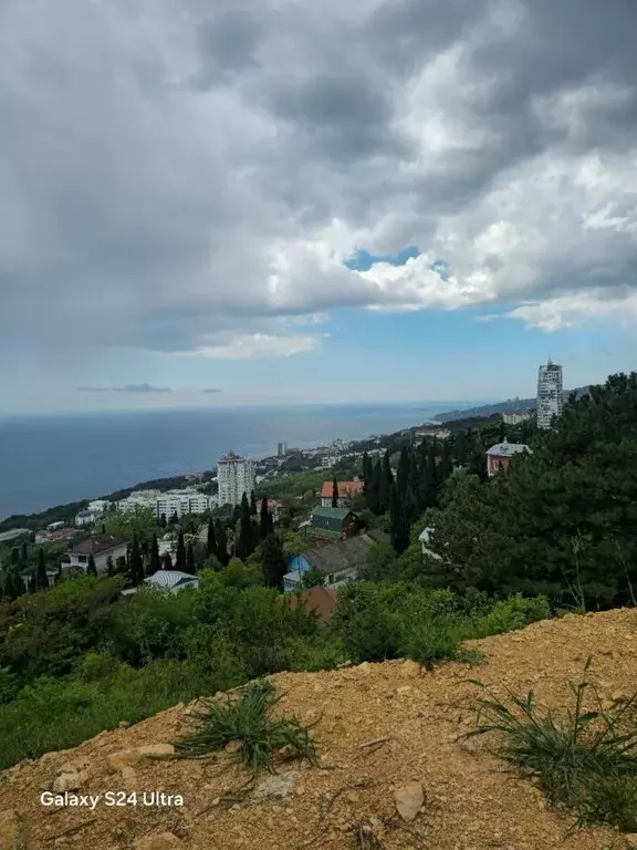 Участок в Крым, Ялта муниципальный округ, Кореиз пгт ш. Алупкинское, ... - Фото 1