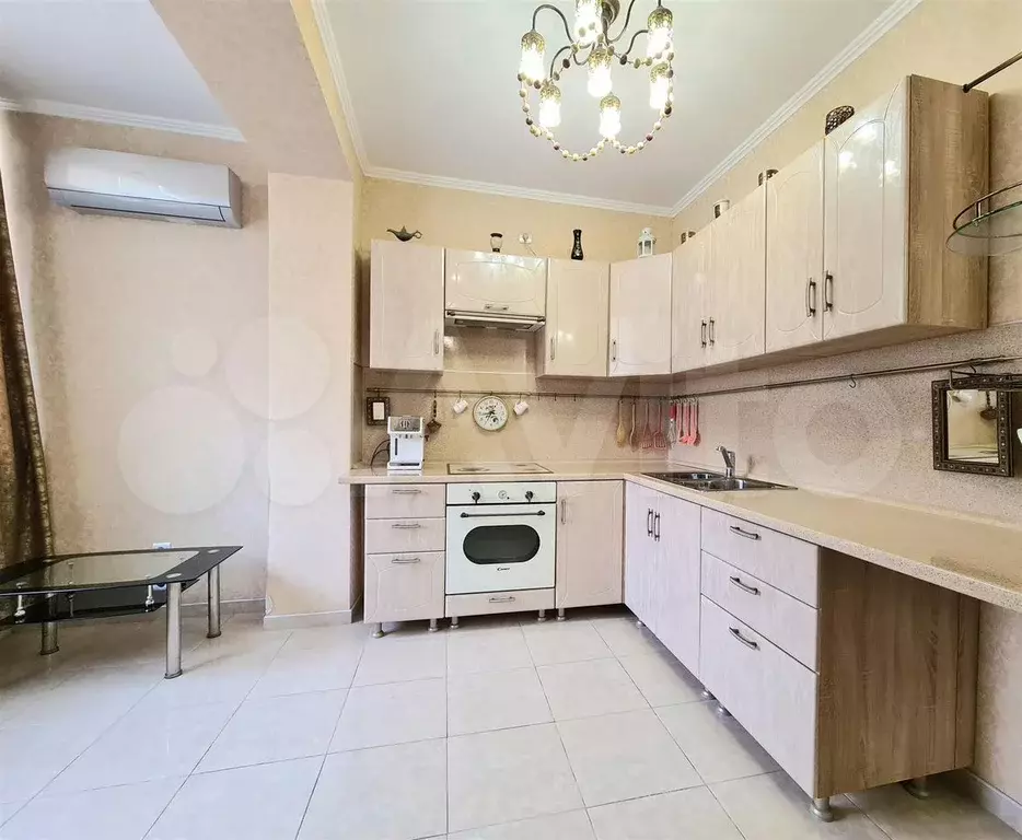 2-к. квартира, 70 м, 1/6 эт. - Фото 1