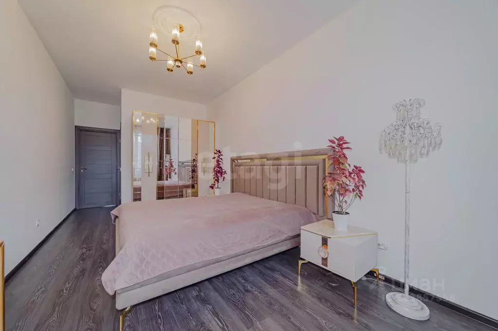 3-к кв. Санкт-Петербург ул. Владимира Пчелинцева, 6к2 (89.1 м) - Фото 1