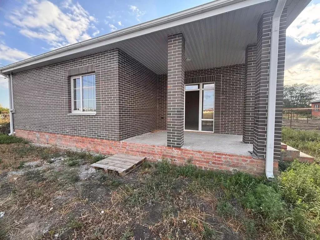 Дом в Ростовская область, Неклиновский район, с. Новобессергеневка ул. ... - Фото 1