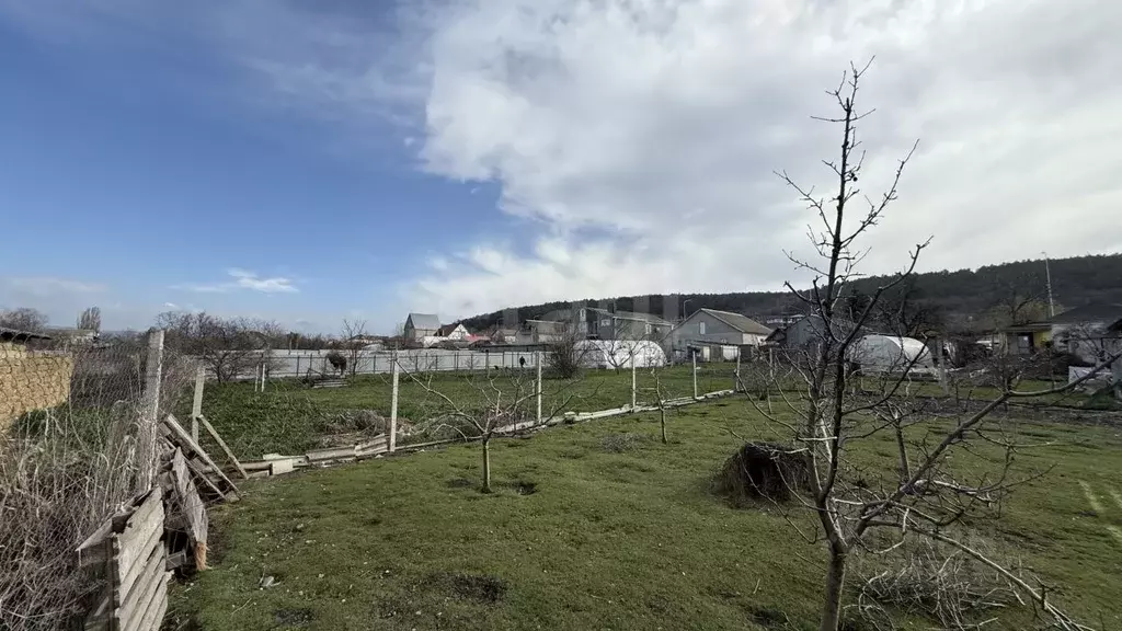 Дом в Крым, Симферопольский район, Трудовское с/пос, с. Денисовка ул. ... - Фото 1