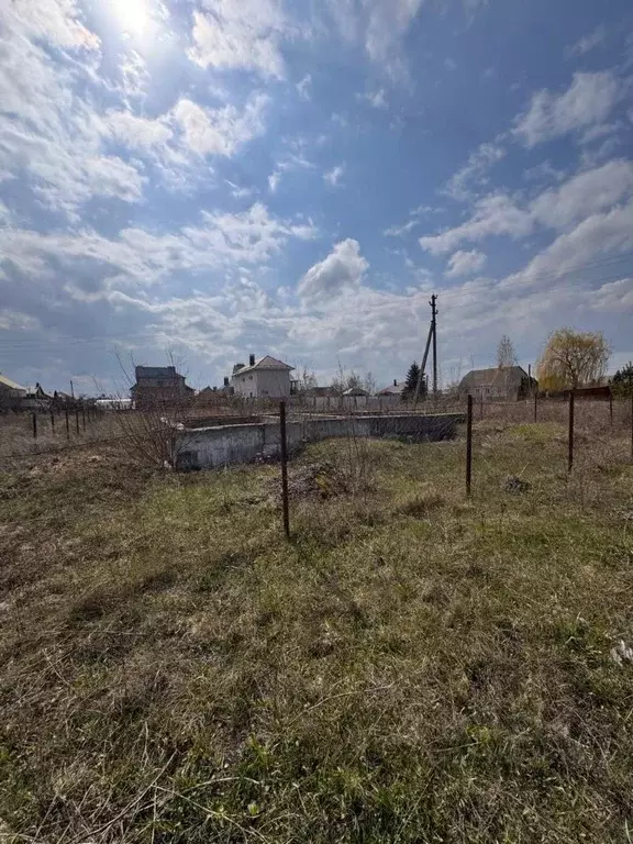 Участок в Воронежская область, с. Новая Усмань ул. 50 лет Победы, 1 ... - Фото 1