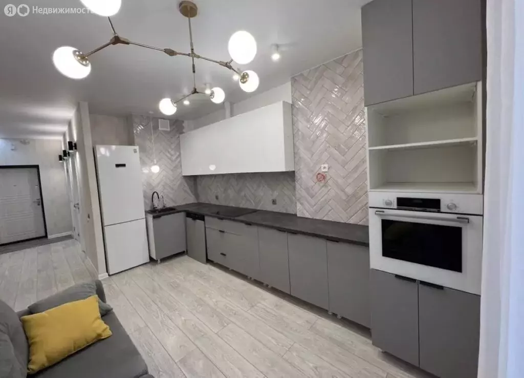 2-комнатная квартира: Волгоград, Ангарская улица, 7А (64.3 м) - Фото 1