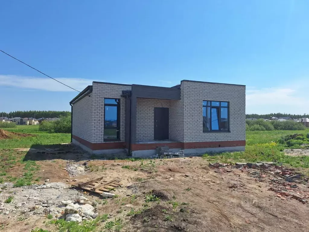 Дом в Татарстан, Лаишевский район, Никольское с/пос, с. Сапуголи, ... - Фото 1