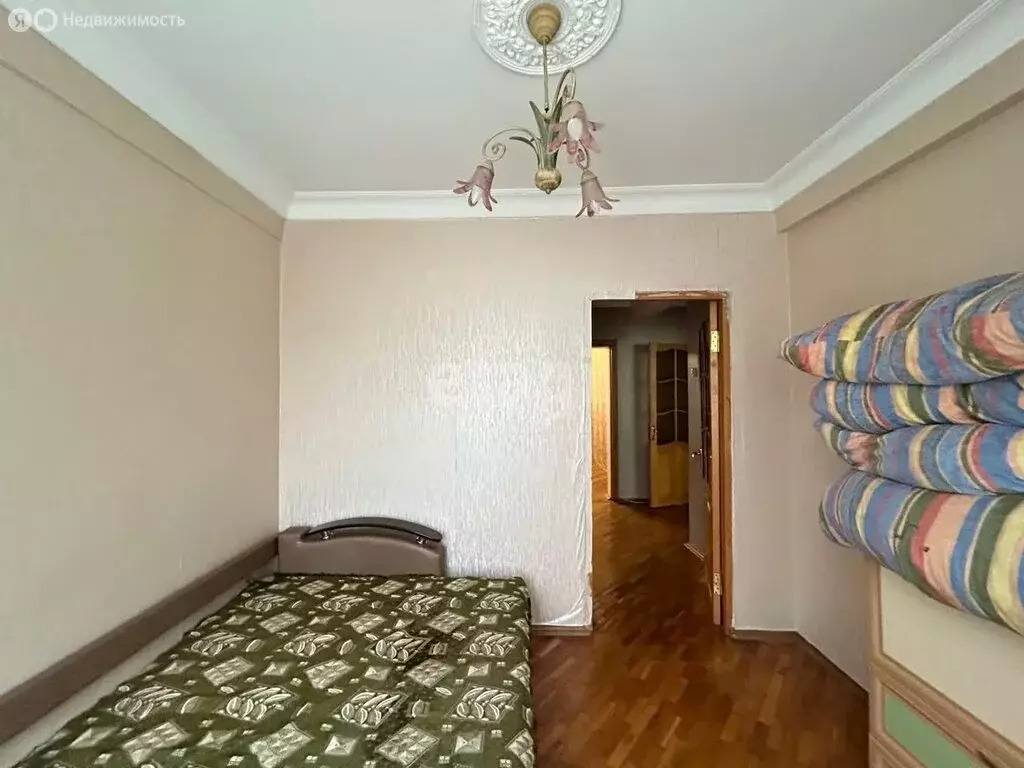 4-комнатная квартира: Каспийск, улица Ленина, 29 (100 м) - Фото 1