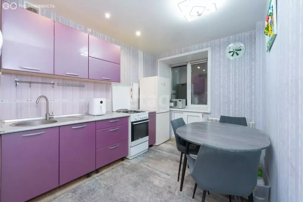 3-комнатная квартира: Пермь, улица Мира, 78А (54.7 м) - Фото 0
