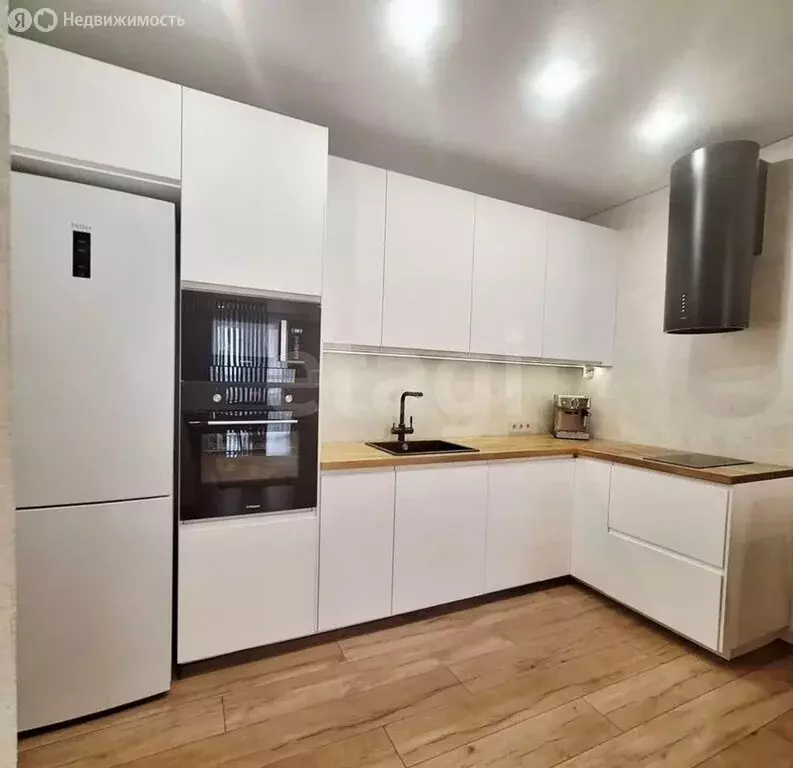 1-комнатная квартира: Тюмень, Полевая улица, 105 (64 м) - Фото 2