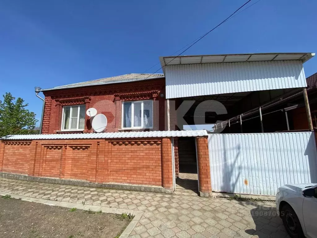 Дом в Краснодарский край, Армавир ул. Ковтюха, 211 (165 м) - Фото 0