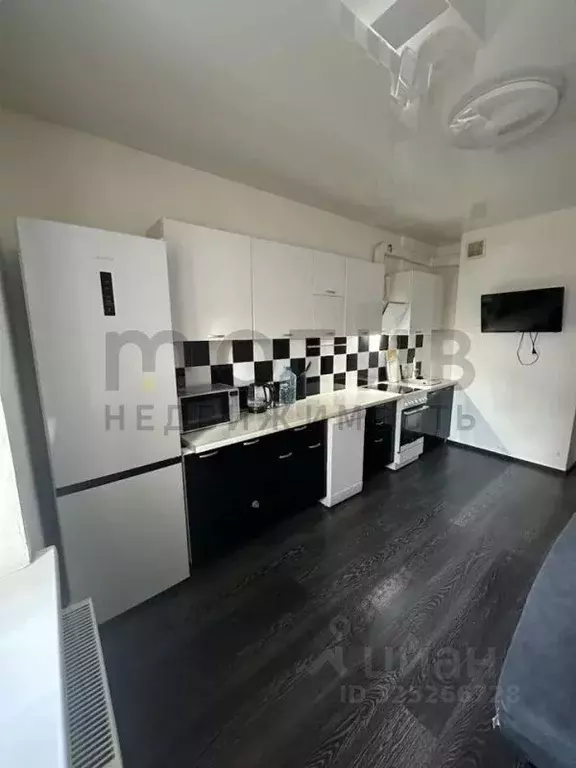 1-к кв. Тюменская область, Тюмень ул. Мельникайте, 2к8 (43.7 м) - Фото 0