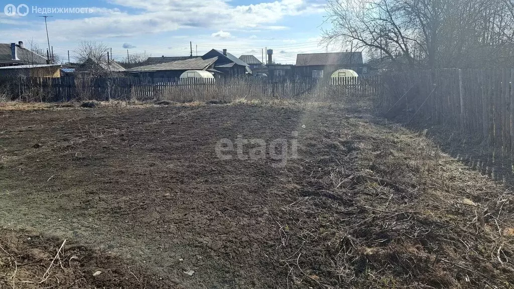 Участок в Свердловская область, посёлок городского типа Верхняя ... - Фото 1