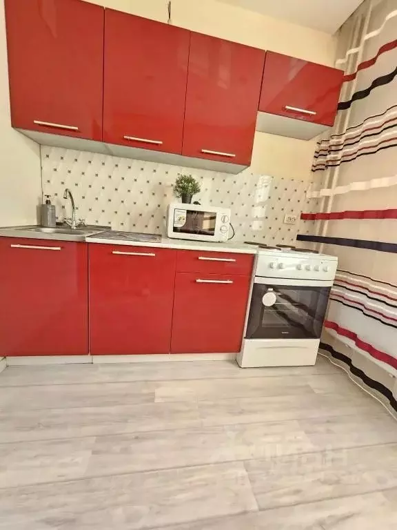 1-к кв. Курганская область, Курган Заозерный жилрайон, 4-й мкр, 31 ... - Фото 1