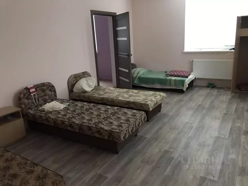 Дом в Крым, Симферопольский район, Гвардейское пгт  (150 м) - Фото 0