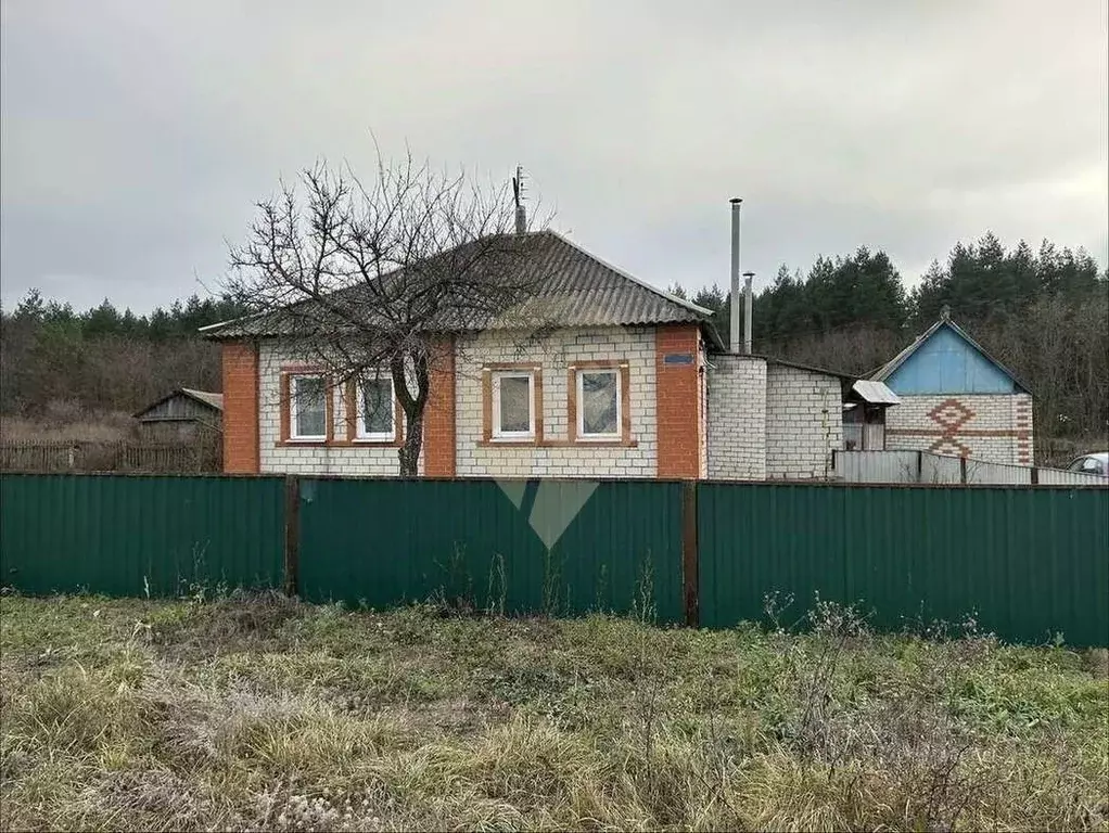 Дом в Белгородская область, Старооскольский городской округ, с. ... - Фото 1