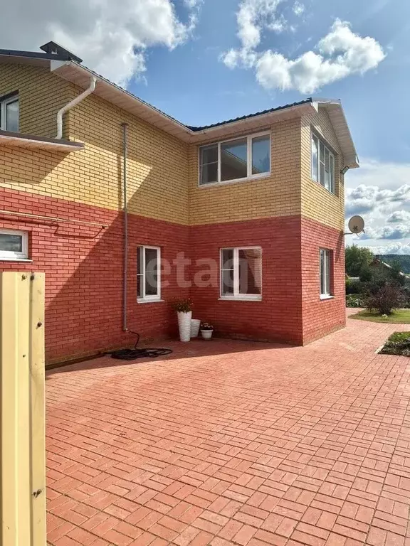 Дом в Марий Эл, Звениговский район, Кокшайское с/пос, с. Кокшайск ул. ... - Фото 0