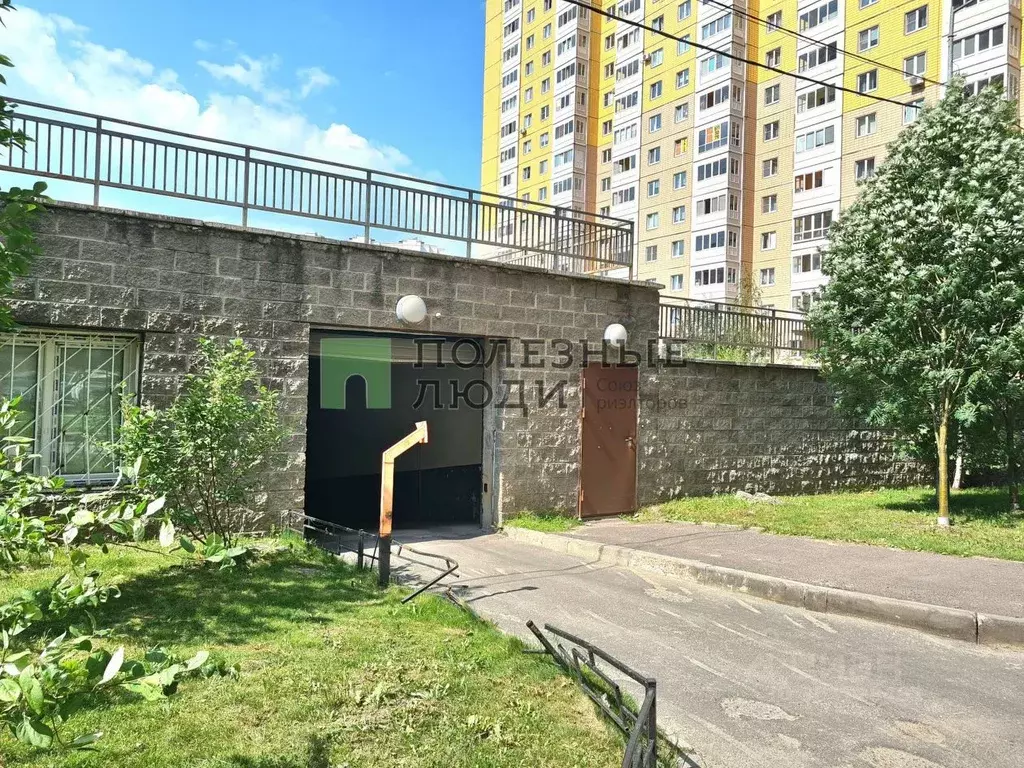 Гараж в Санкт-Петербург Парашютная ул., 56к5 (10 м) - Фото 1