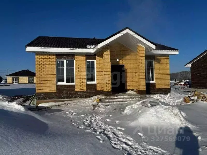 Дом в Башкортостан, Уфимский район, Дмитриевский сельсовет, д. ... - Фото 1