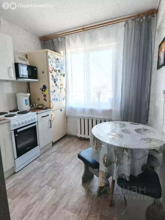 3-комнатная квартира: посёлок Усть-Ордынский, улица Ербанова, 2 (60 м) - Фото 1