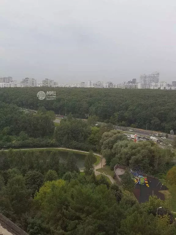 Продается 3-комнатная квартира - Фото 1