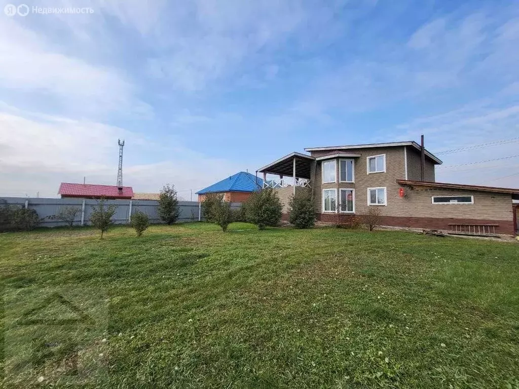 Дом в Абакан, улица Надежды, 9 (250 м) - Фото 1