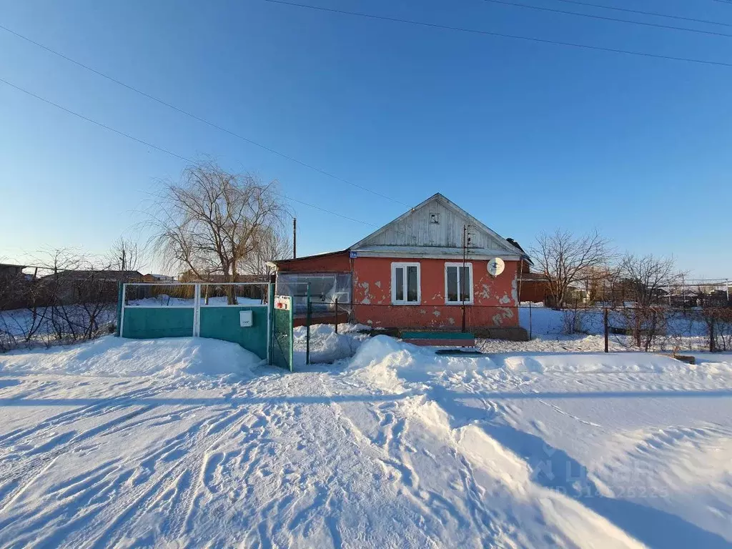 Дом в Оренбургская область, Переволоцкий район, Родничнодольский ... - Фото 0