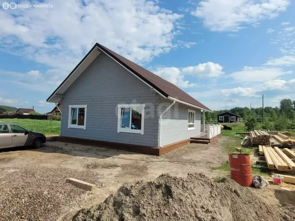 Дом в посёлок городского типа Емельяново, микрорайон Звёздный, Садовая ... - Фото 1
