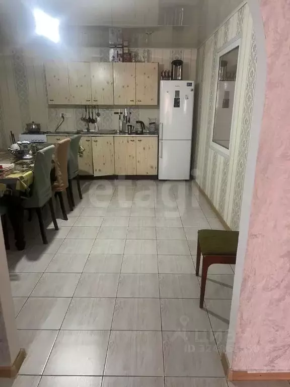 Дом в Калмыкия, с. Малые Дербеты ул. 30 лет Победы, 6 (100 м) - Фото 1