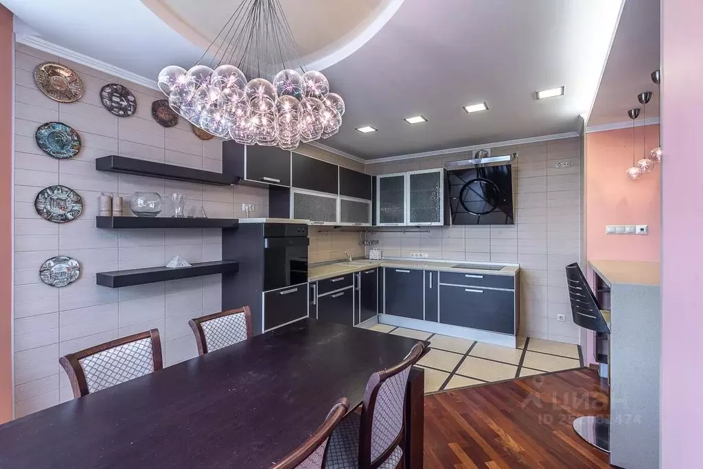 4-к кв. Свердловская область, Екатеринбург ул. Радищева, 18 (125.0 м) - Фото 0