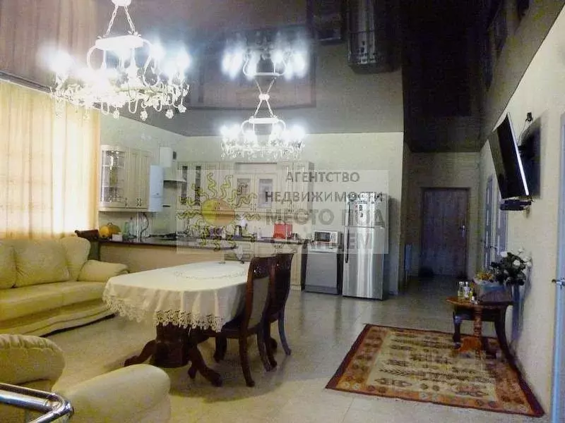 Дом в Краснодарский край, Ейск Братская ул. (340 м) - Фото 0