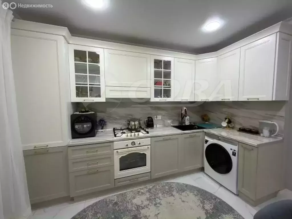 Квартира-студия: Каспийск, улица Зейнудина Батманова, 22 (95 м) - Фото 1