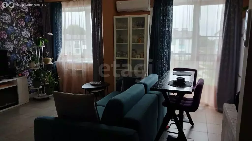 3-комнатная квартира: Октябрьский, улица Французский Квартал, 8 (60 м) - Фото 1
