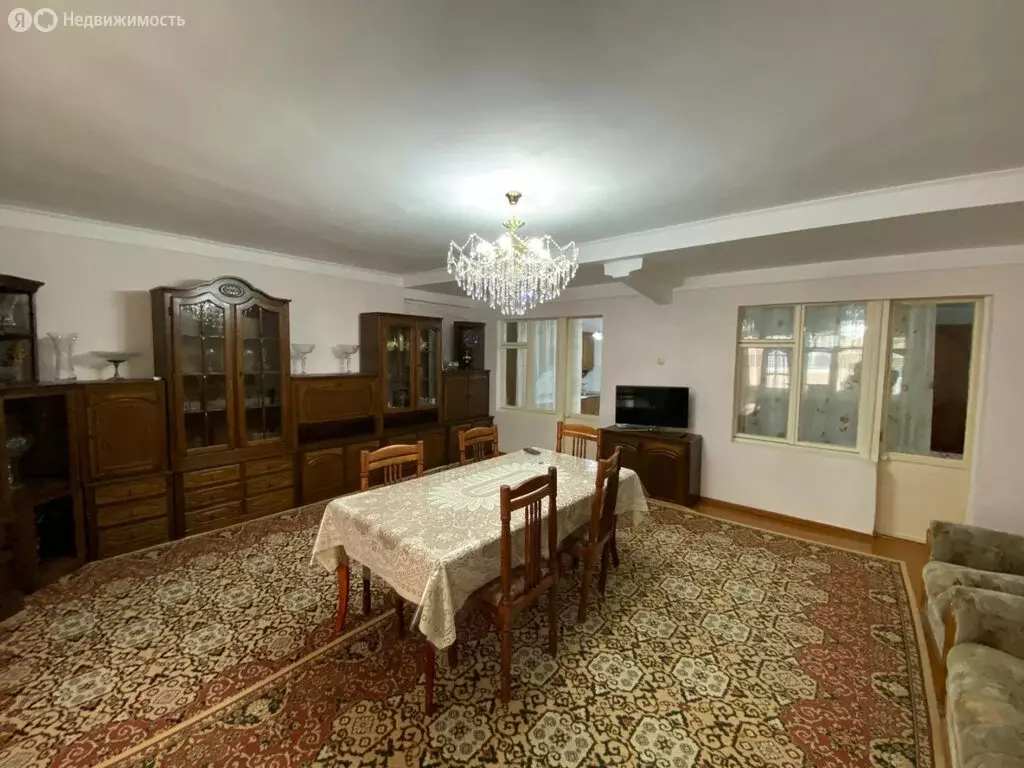 3-комнатная квартира: Дербент, проспект Агасиева, 18 (92.7 м) - Фото 0