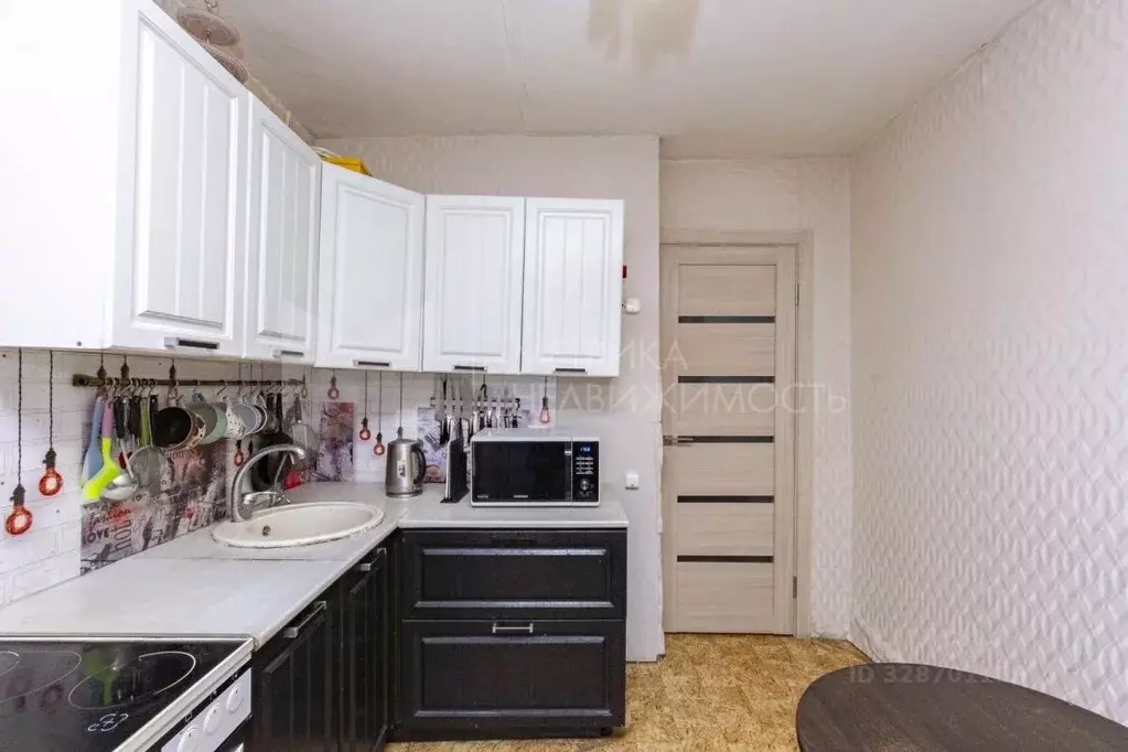 3-к кв. Тюменская область, Тюмень ул. Мельникайте, 48а (60.4 м) - Фото 1