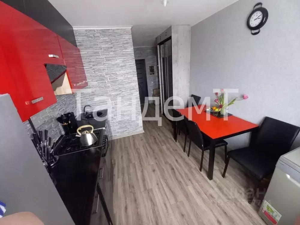 3-к кв. Омская область, Омск Заозерная ул., 9 (50.0 м) - Фото 1