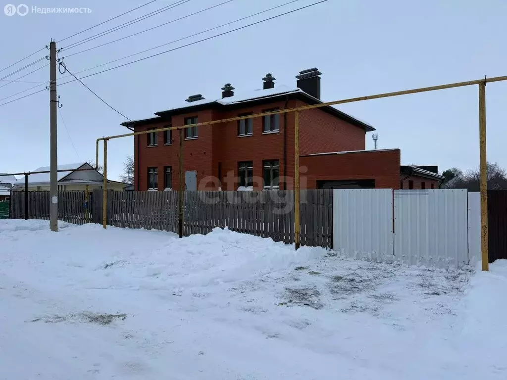 Дом в посёлок городского типа Безенчук, улица Мичурина (415 м) - Фото 2