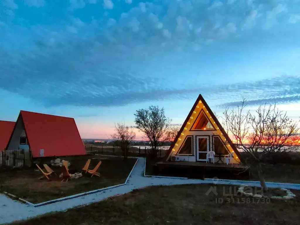 Дом в Крым, Черноморский район, Оленевское с/пос, с. Оленевка ул. ... - Фото 1