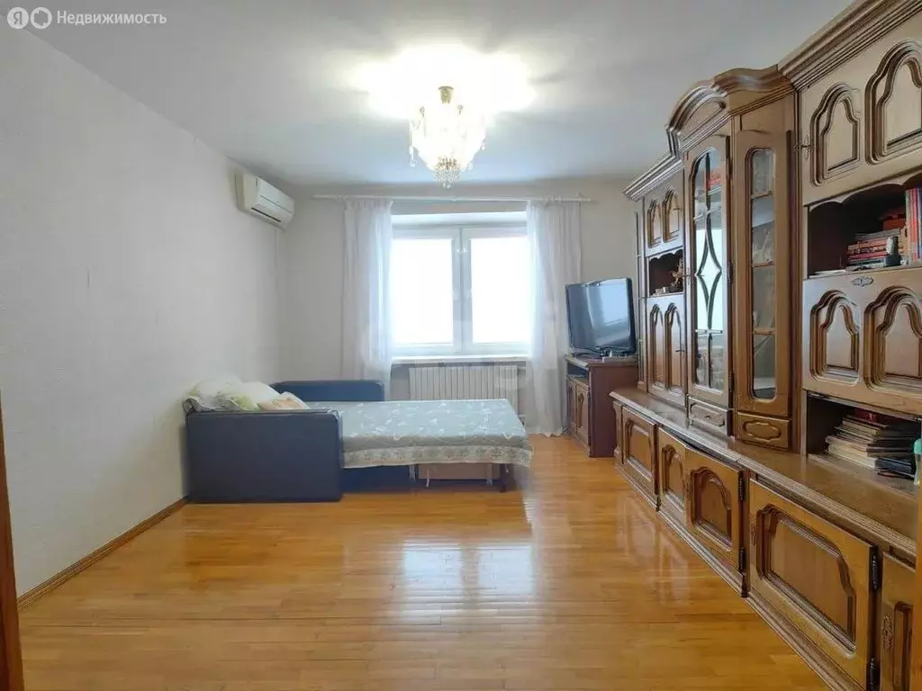 3-комнатная квартира: Краснодар, улица имени П.М. Гаврилова, 60 (68 м) - Фото 1