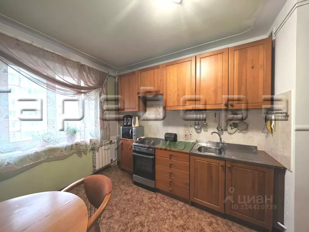 2-к кв. Красноярский край, Красноярск Взлетка мкр, ул. Батурина, 7 ... - Фото 0