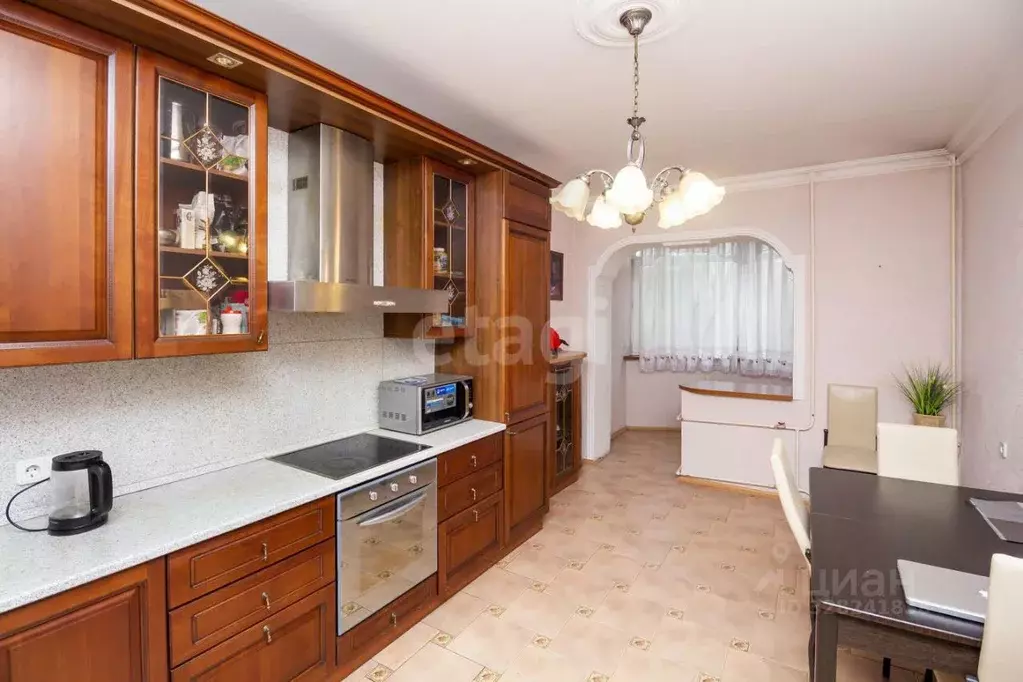 2-к кв. Тюменская область, Тюмень Холодильная ул., 83 (77.1 м) - Фото 0