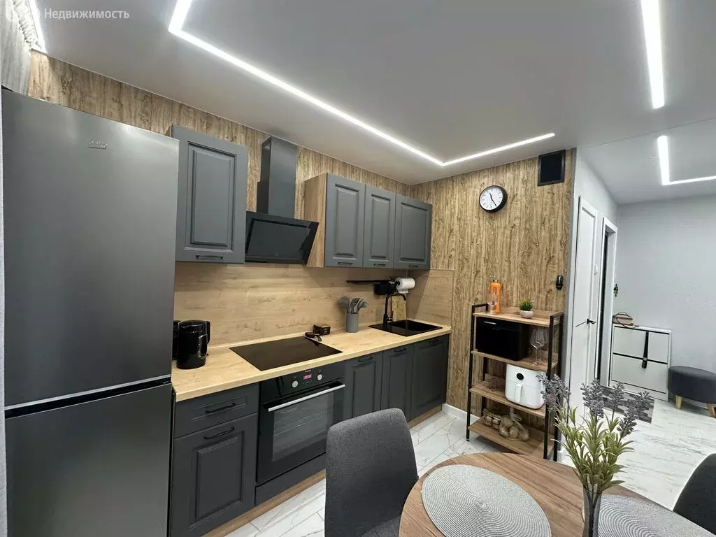 3-комнатная квартира: Челябинск, улица Южный Бульвар, 13 (66.5 м) - Фото 2