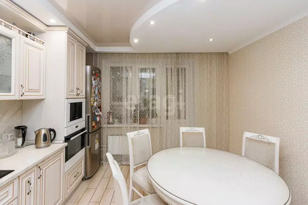 3-к кв. Тюменская область, Тюмень Кремлевская ул., 85к1 (90.0 м) - Фото 1