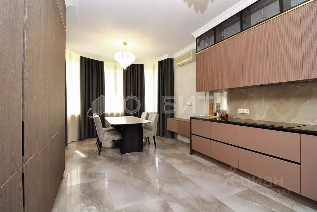 4-к кв. Тюменская область, Тюмень ул. Максима Горького, 47 (160.7 м) - Фото 2