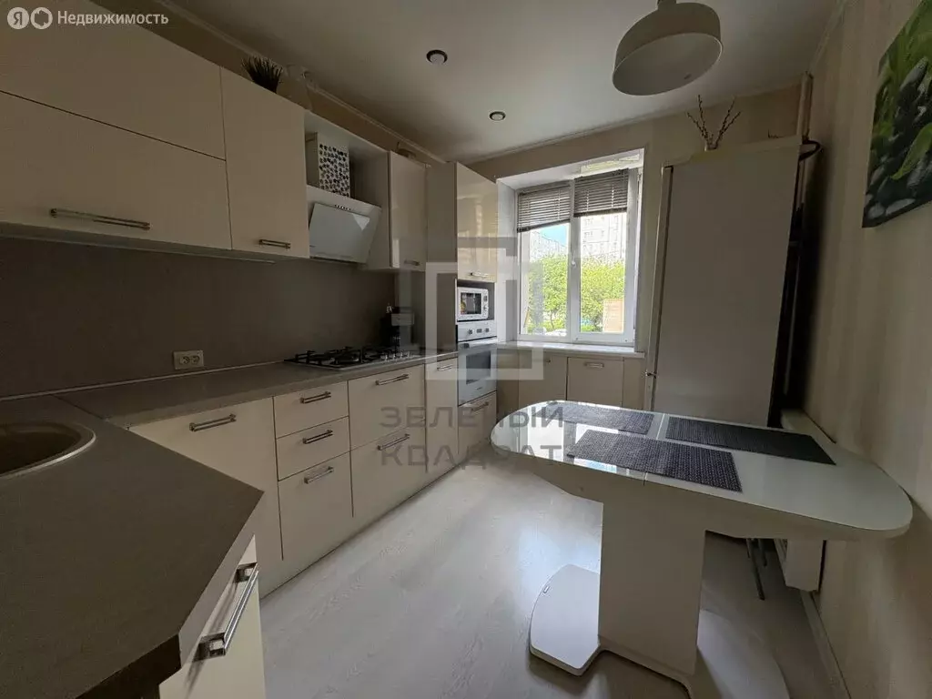 4-комнатная квартира: Стерлитамак, улица Гоголя, 118 (75.2 м) - Фото 0