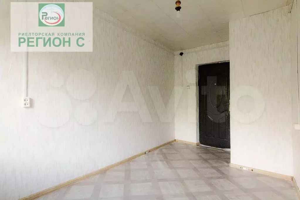Комната 8,7 м в 5-к., 2/4 эт. - Фото 1