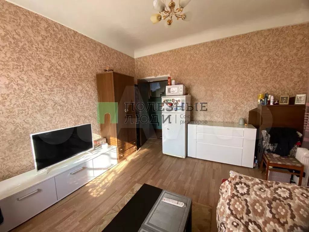 Комната 17 м в 3-к., 3/3 эт. - Фото 1