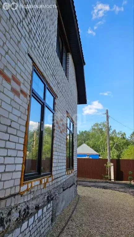 Дом в село Староживотинное, улица Коммунаров (250 м) - Фото 0