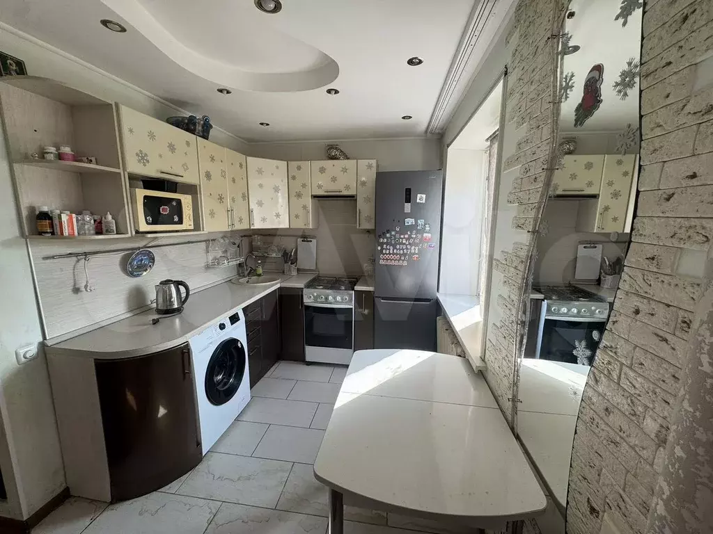 2-к. квартира, 45 м, 5/5 эт. - Фото 0