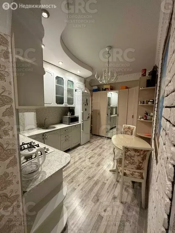 Квартира-студия: Сочи, Молодогвардейская улица, 2 (46 м) - Фото 1