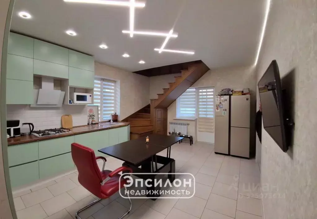 Дом в Курская область, Курский район, Полянский сельсовет, с. ... - Фото 1