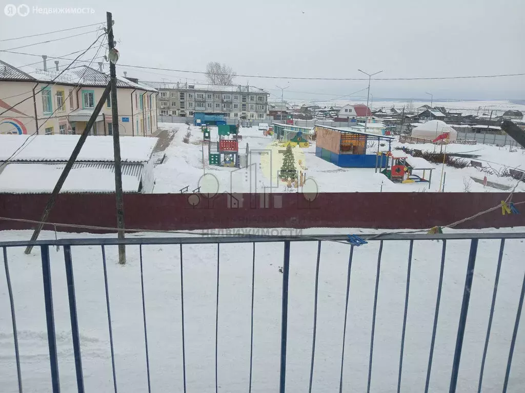 2-комнатная квартира: посёлок Усть-Ордынский, улица Микрорайон, 12 ... - Фото 2