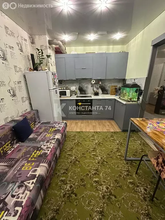 1-комнатная квартира: посёлок Западный, микрорайон Вишнёвая Горка, ... - Фото 0